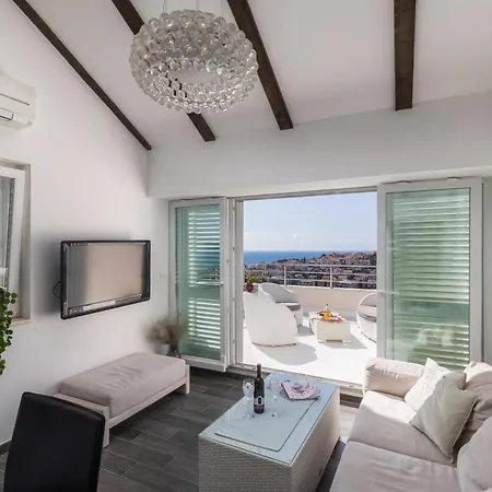 Marlea Sea-view Apartman *