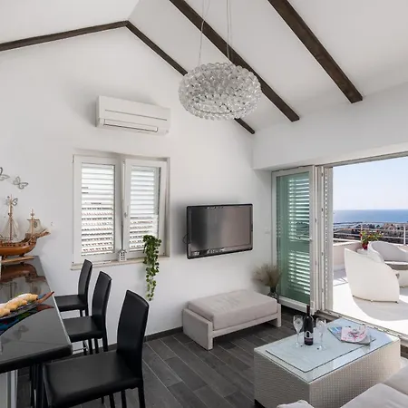 아파트 Marlea Sea-view *