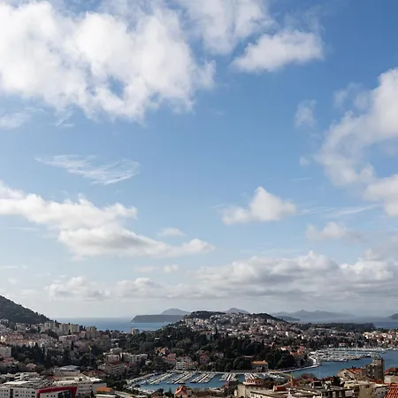 아파트 Marlea Sea-view *