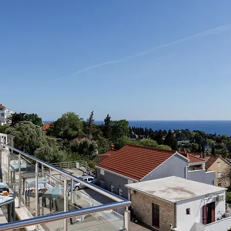 Marlea Sea-view *