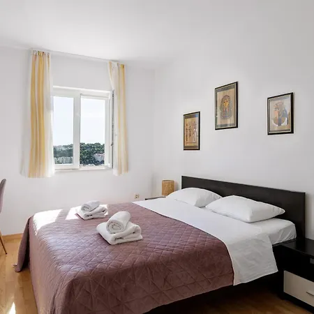 Marlea Sea-view Apartman *