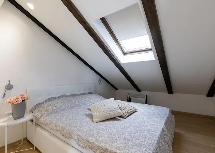 Marlea Sea-view Apartman *